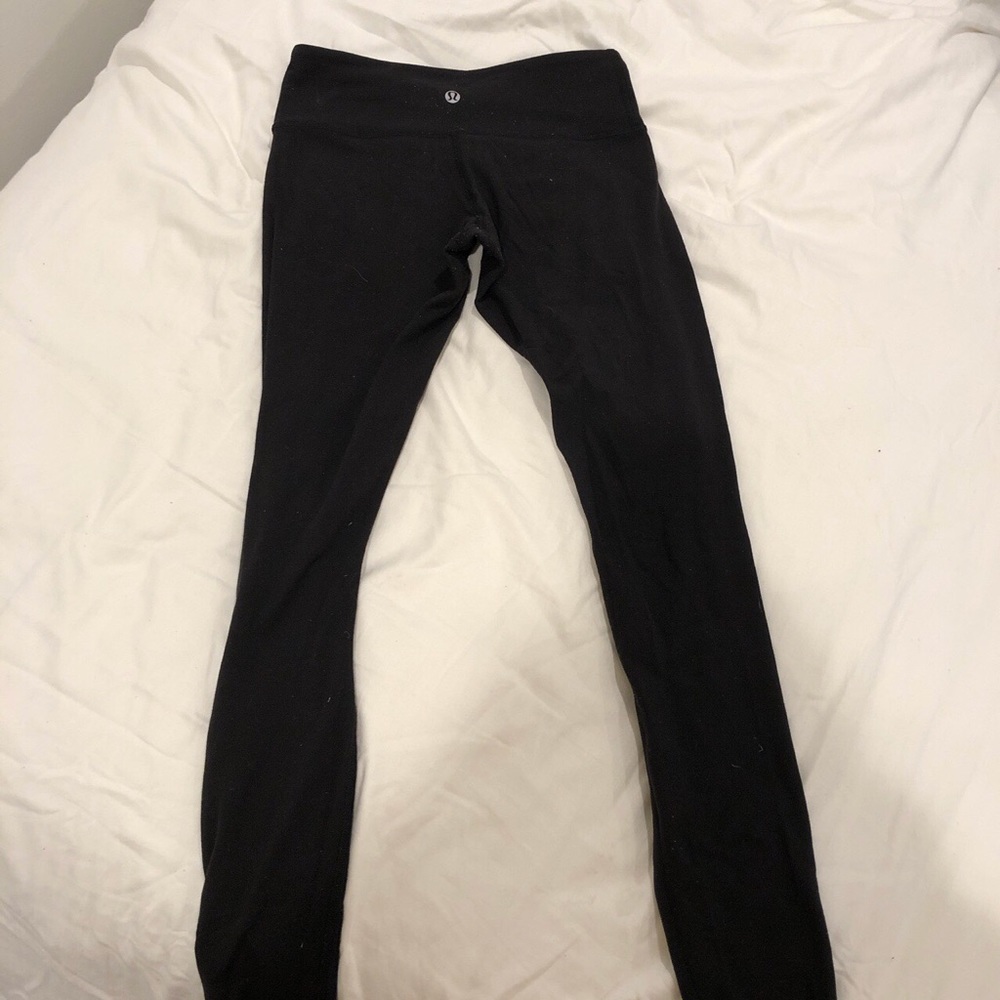 Black lulu lemon leggings